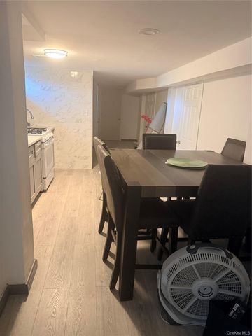 22518 S CONDUIT Avenue, Springfield Gardens, NY 11413