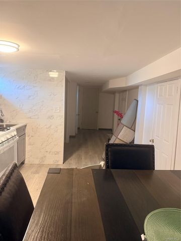 22518 S CONDUIT Avenue, Springfield Gardens, NY 11413