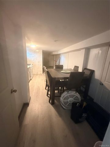 22518 S CONDUIT Avenue, Springfield Gardens, NY 11413