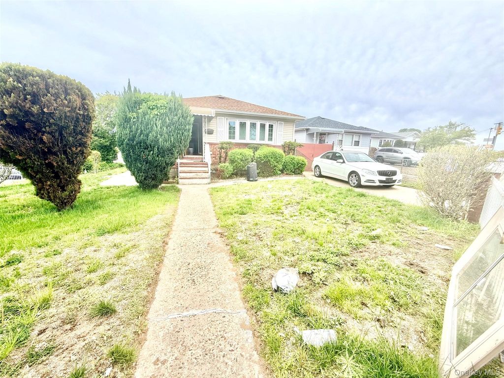 22518 S CONDUIT Avenue, Springfield Gardens, NY 11413