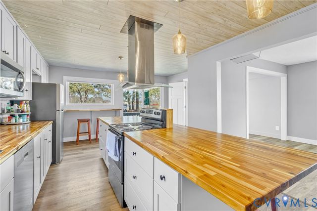 873 Cowart Rd, Lottsburg, VA 22511