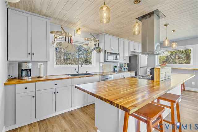 873 Cowart Rd, Lottsburg, VA 22511