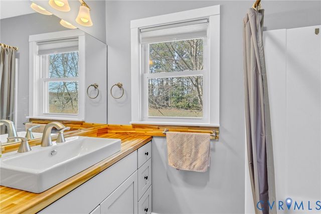 873 Cowart Rd, Lottsburg, VA 22511