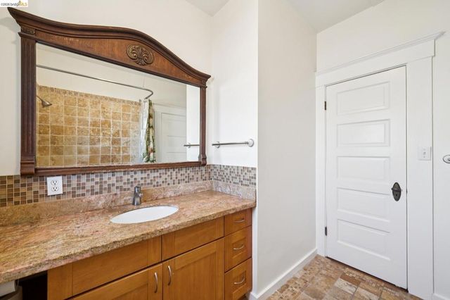 1165 64th Street, Oakland, CA 94608