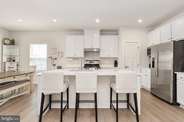 497 BRIDGEPOINT DR, Fredericksburg, VA 22405