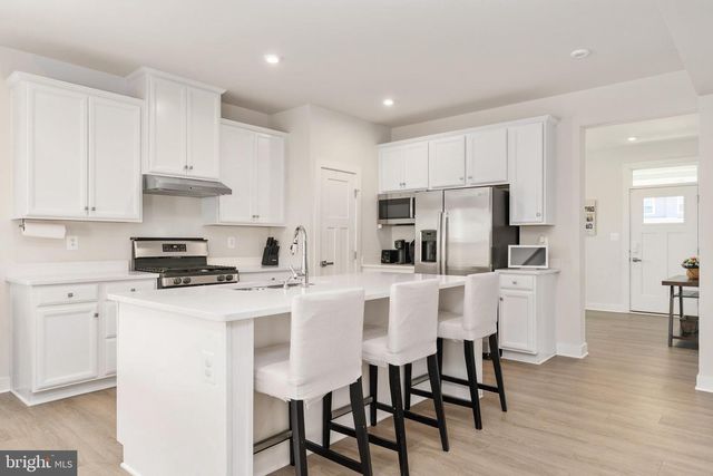 497 BRIDGEPOINT DR, Fredericksburg, VA 22405