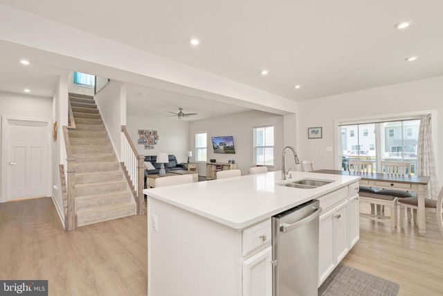 497 BRIDGEPOINT DR, Fredericksburg, VA 22405