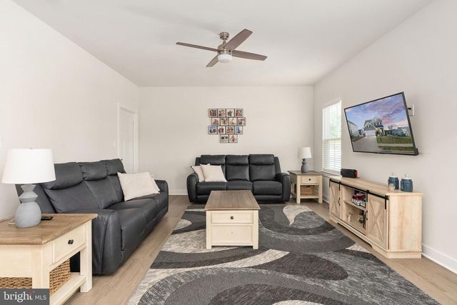 497 BRIDGEPOINT DR, Fredericksburg, VA 22405