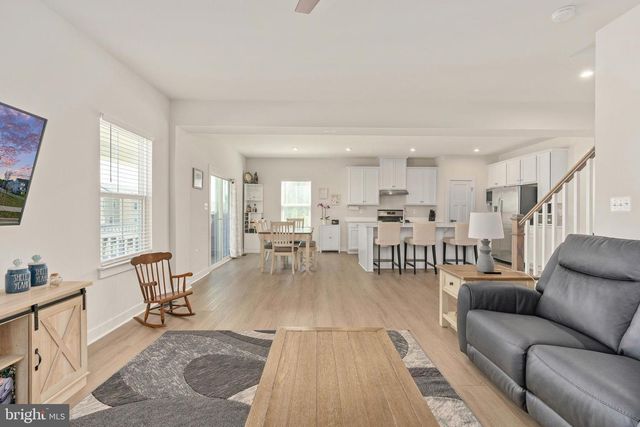 497 BRIDGEPOINT DR, Fredericksburg, VA 22405