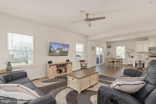 497 BRIDGEPOINT DR, Fredericksburg, VA 22405