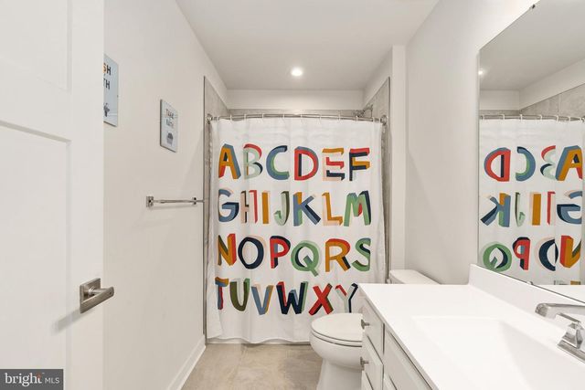 497 BRIDGEPOINT DR, Fredericksburg, VA 22405