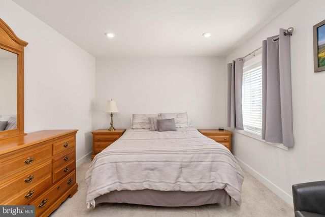 497 BRIDGEPOINT DR, Fredericksburg, VA 22405