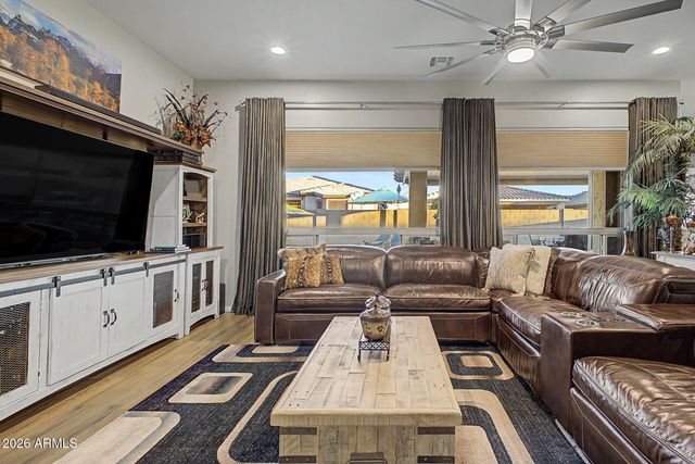 17913 W REDWOOD Lane, Goodyear, AZ 85338