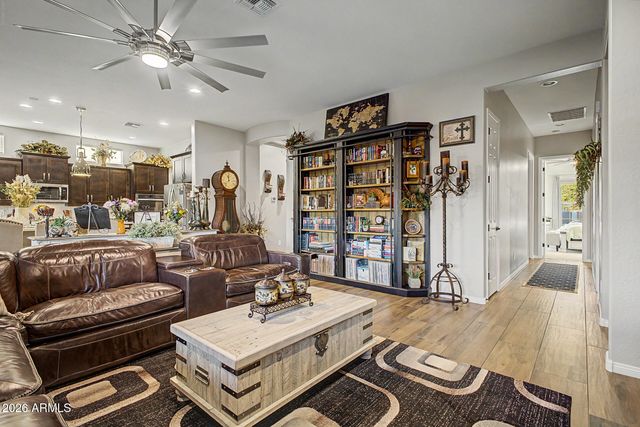 17913 W REDWOOD Lane, Goodyear, AZ 85338