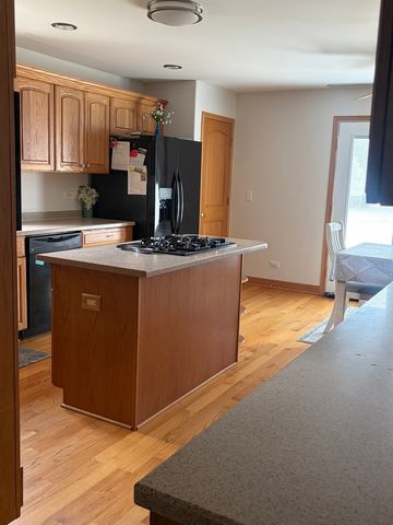7324 W Braemar Lane, Frankfort, IL 60423