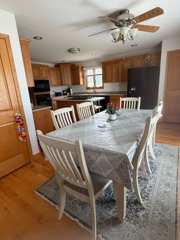 7324 W Braemar Lane, Frankfort, IL 60423