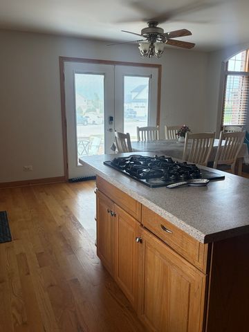 7324 W Braemar Lane, Frankfort, IL 60423