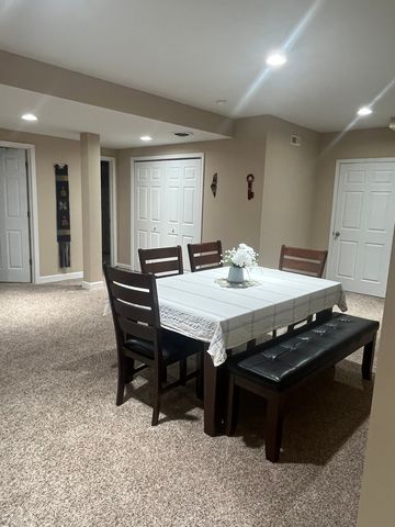 7324 W Braemar Lane, Frankfort, IL 60423