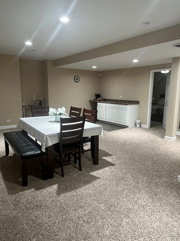 7324 W Braemar Lane, Frankfort, IL 60423