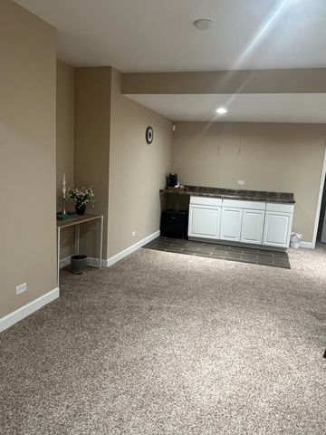 7324 W Braemar Lane, Frankfort, IL 60423
