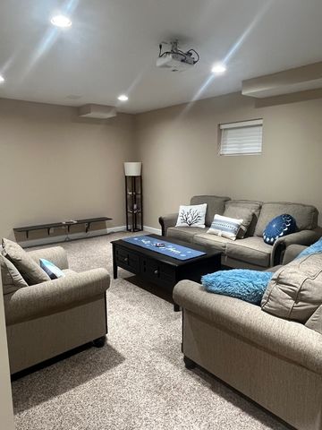 7324 W Braemar Lane, Frankfort, IL 60423