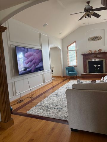 7324 W Braemar Lane, Frankfort, IL 60423