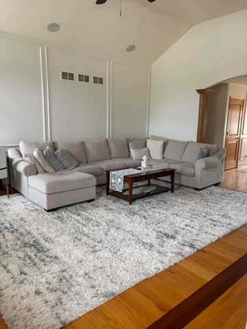 7324 W Braemar Lane, Frankfort, IL 60423