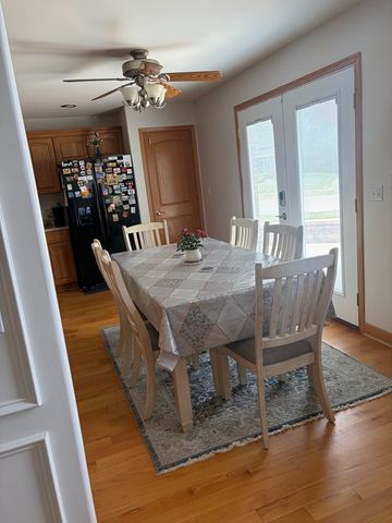 7324 W Braemar Lane, Frankfort, IL 60423