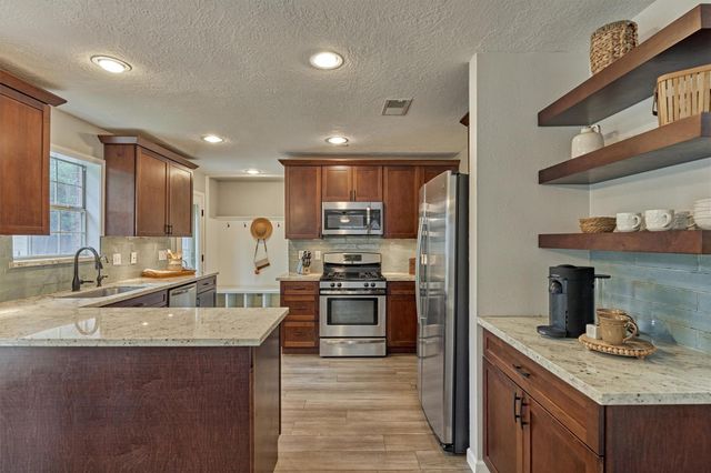 19 Greentwig Place, Spring, TX 77381