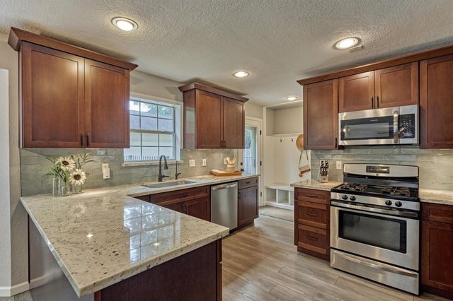 19 Greentwig Place, Spring, TX 77381