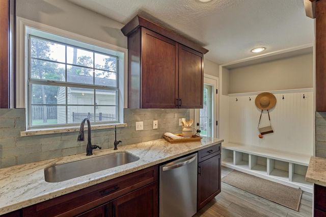 19 Greentwig Place, Spring, TX 77381