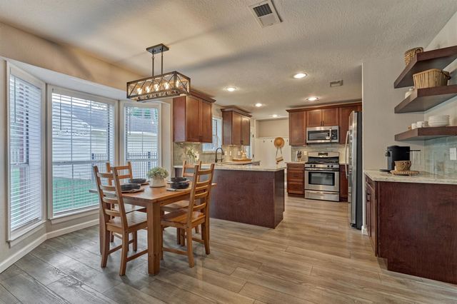 19 Greentwig Place, Spring, TX 77381