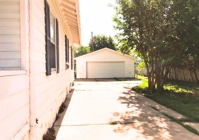 1538 S Main St, Wichita, KS 67213