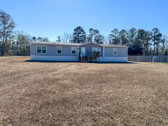 719 Ulmer Lake Drive, Walterboro, SC 29488