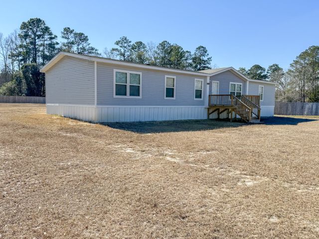 719 Ulmer Lake Drive, Walterboro, SC 29488