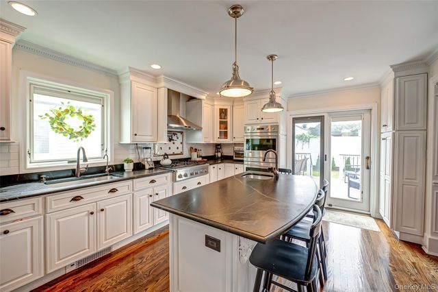 3038 Lowell Avenue, Wantagh, NY 11793
