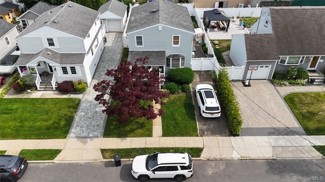 3038 Lowell Avenue, Wantagh, NY 11793