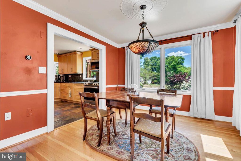 Image 11 of property listing at 12602 TARTAN LN, Fort Washington, MD 20744