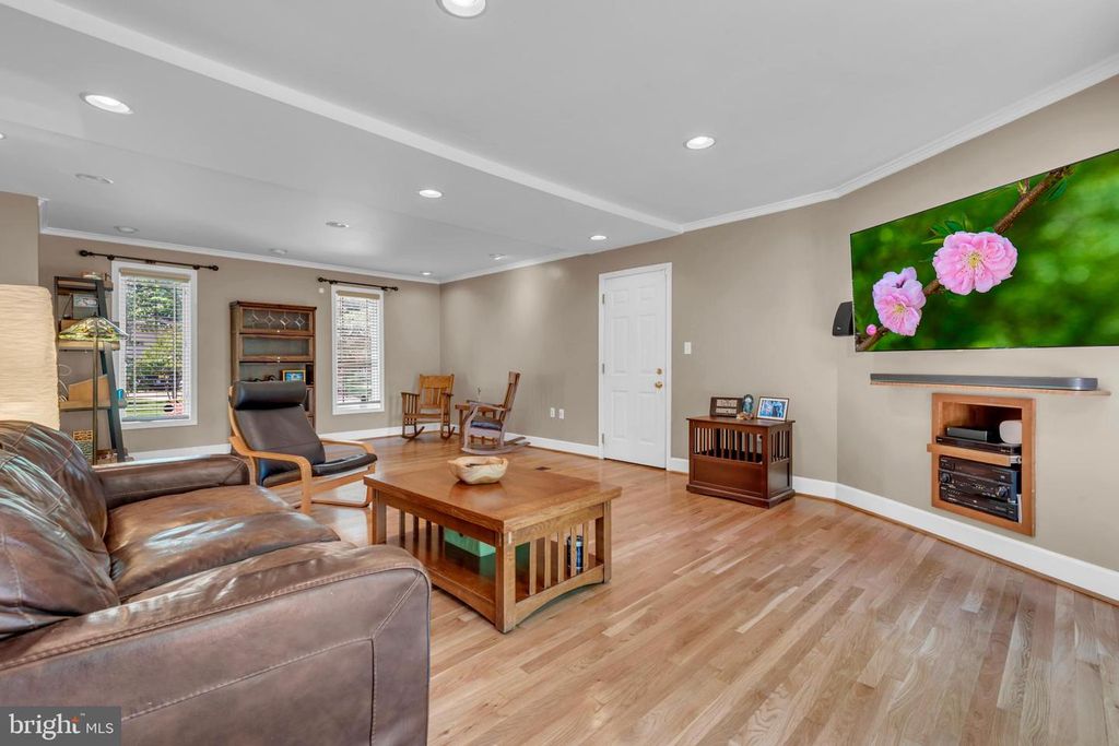 Image 20 of property listing at 12602 TARTAN LN, Fort Washington, MD 20744