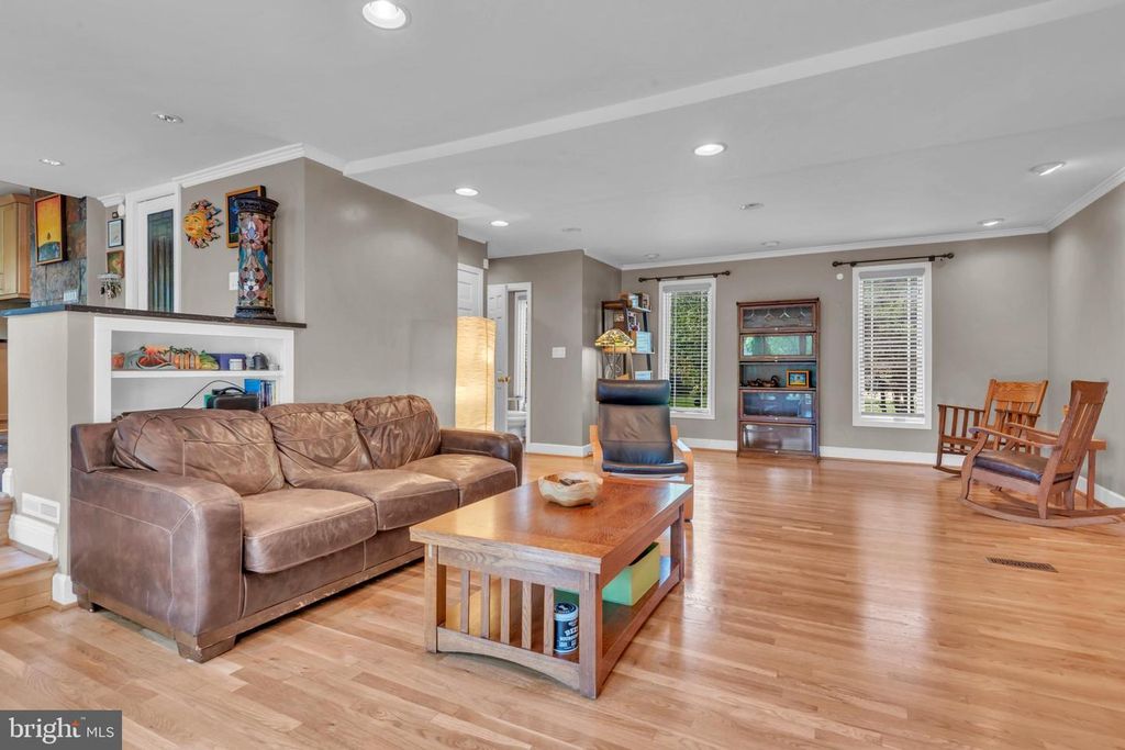 Image 22 of property listing at 12602 TARTAN LN, Fort Washington, MD 20744