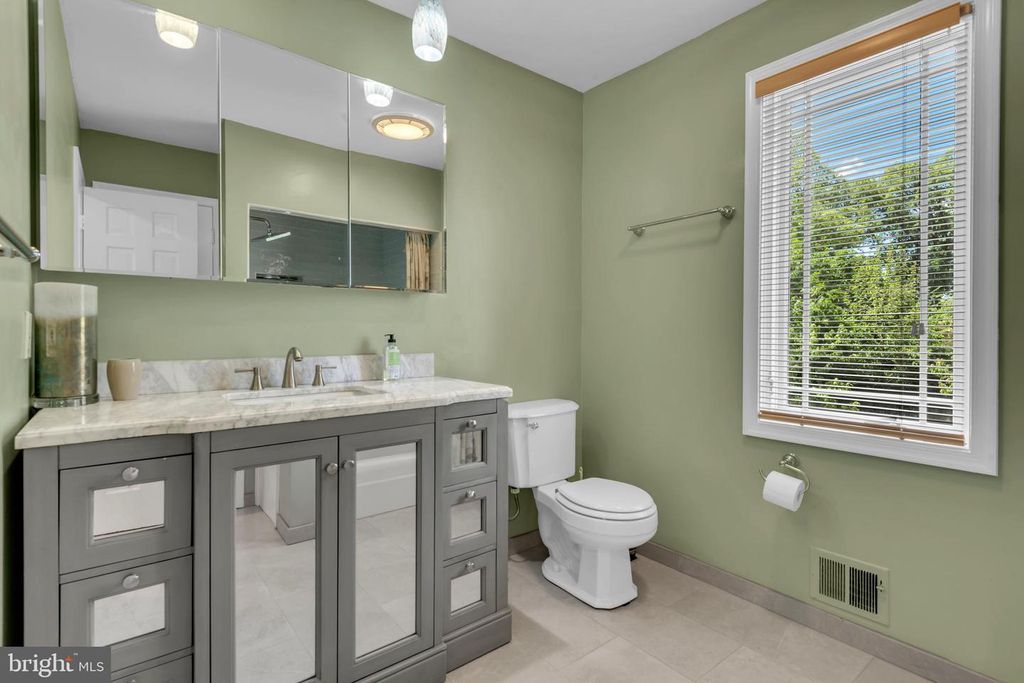 Image 34 of property listing at 12602 TARTAN LN, Fort Washington, MD 20744