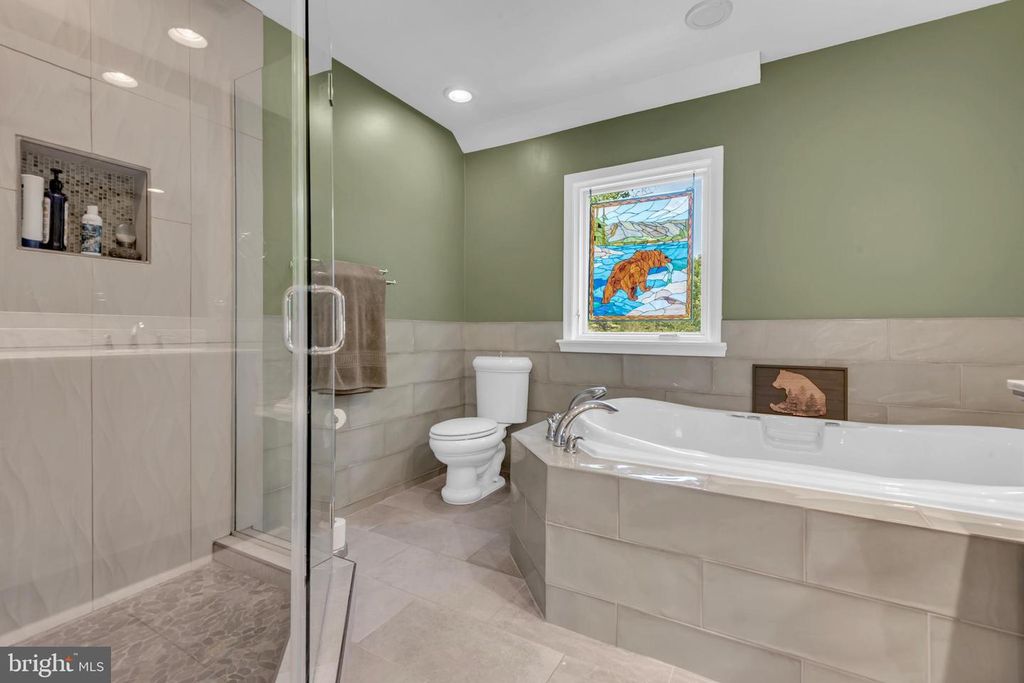 Image 37 of property listing at 12602 TARTAN LN, Fort Washington, MD 20744