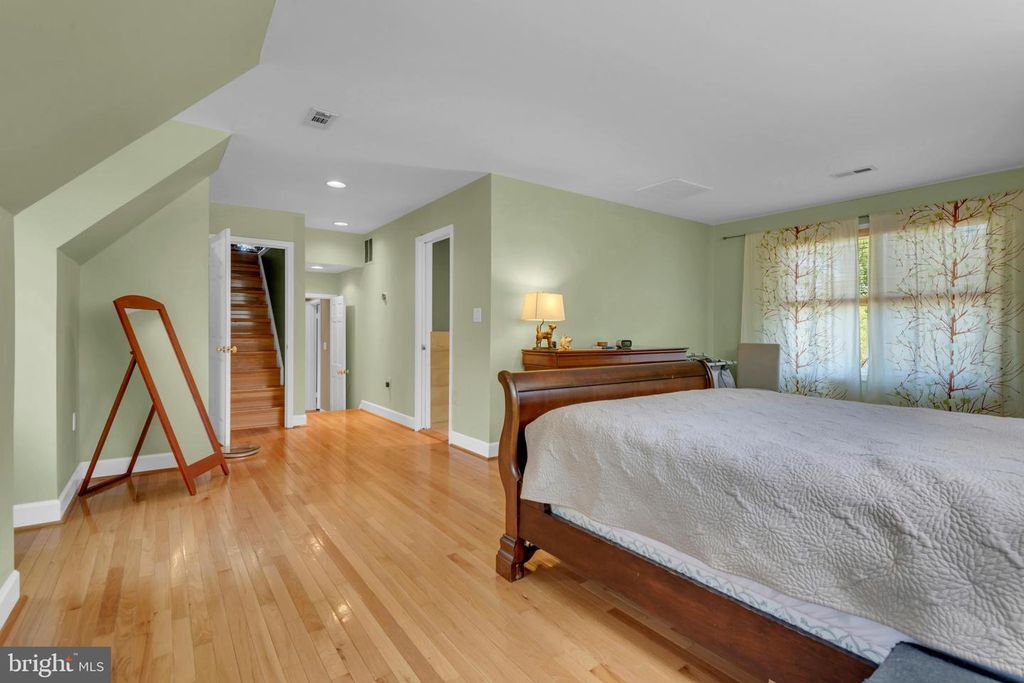 Image 39 of property listing at 12602 TARTAN LN, Fort Washington, MD 20744