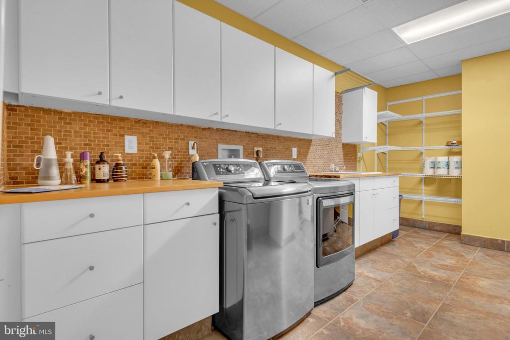Image 50 of property listing at 12602 TARTAN LN, Fort Washington, MD 20744