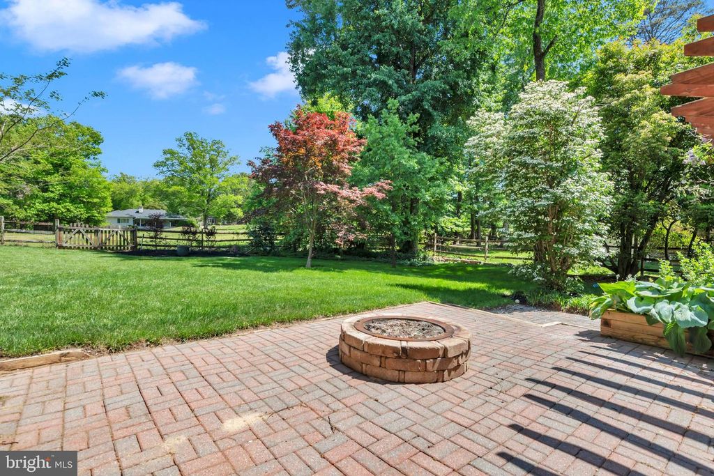 Image 67 of property listing at 12602 TARTAN LN, Fort Washington, MD 20744
