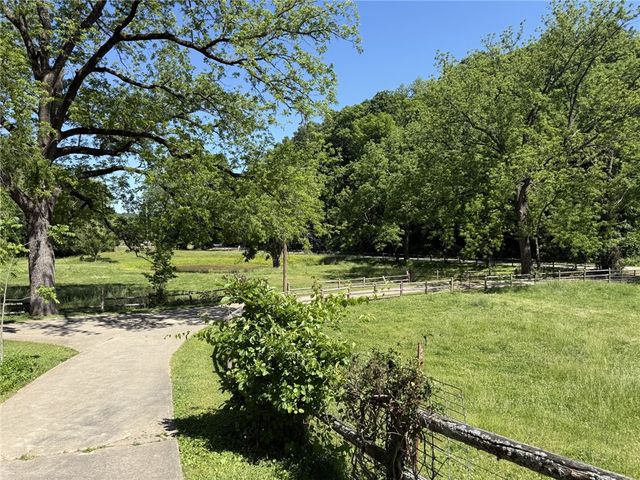 13262 NE Walnut Valley Road, Rogers, AR 72756