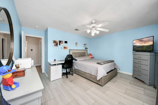 10803 Shannon Mills Lane, Houston, TX 77075