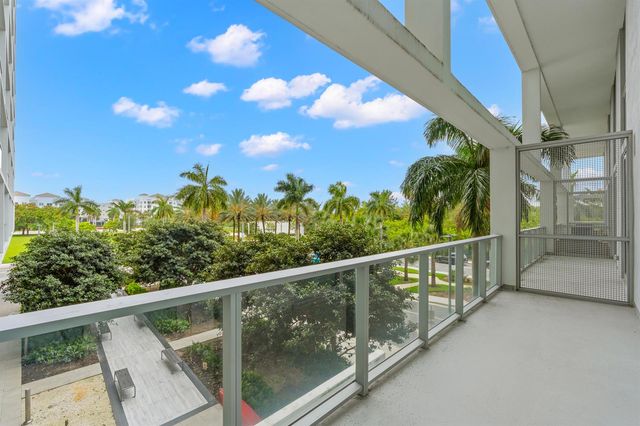 2000 Metropica Way 214, Sunrise, FL 33323