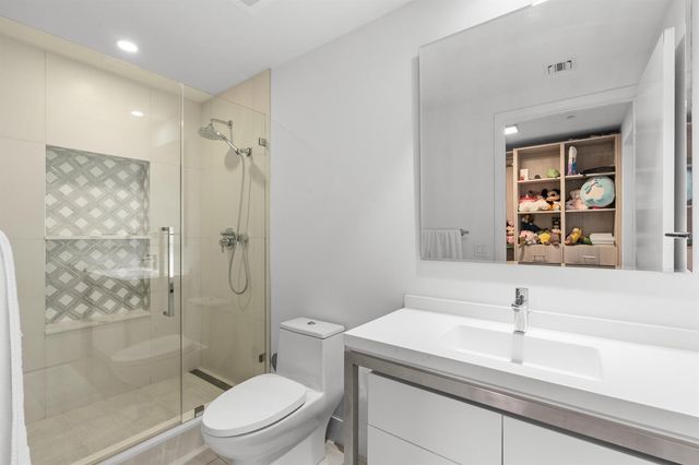 2000 Metropica Way 214, Sunrise, FL 33323