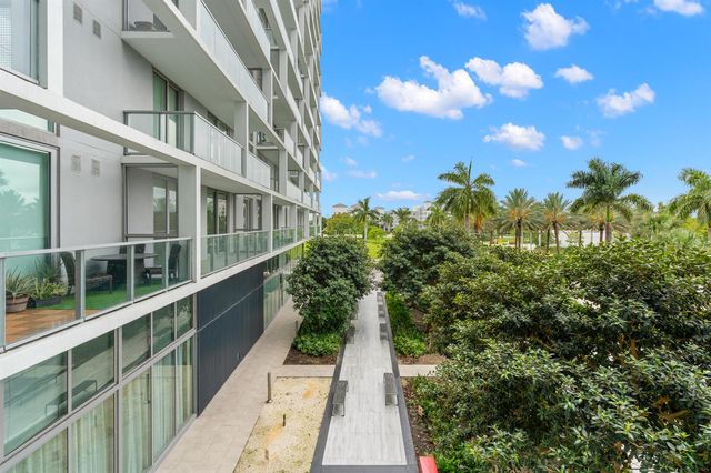 2000 Metropica Way 214, Sunrise, FL 33323
